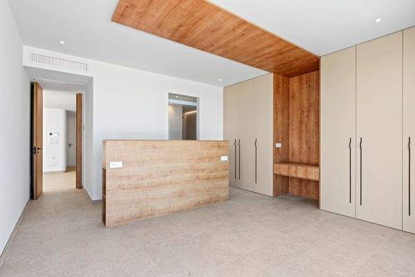 14. Venecia IV - MAIN FLOOR BEDROOM