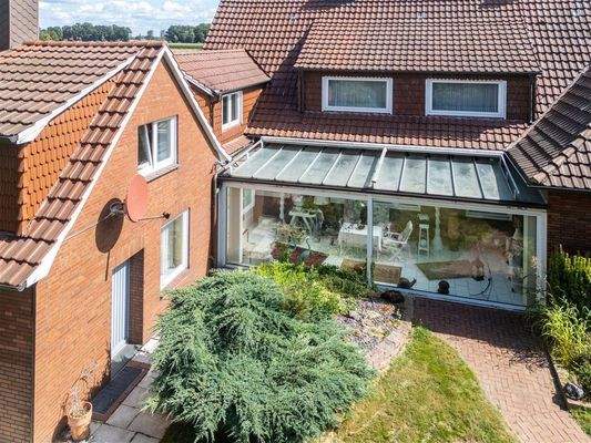 Wohnhaus mit Wintergsrten und Einlieger-Wohnung