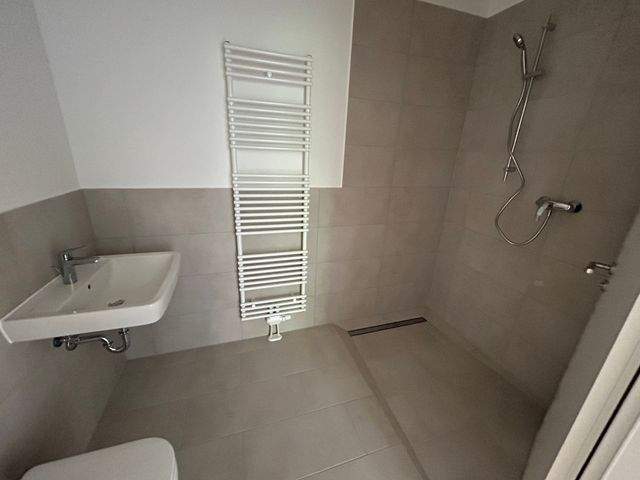 Neubau - Erstbezug - Attraktive 3- Zimmer Wohnung mit Loggia und Tiefgaragenstellplatz zu vermieten! - Foto 5