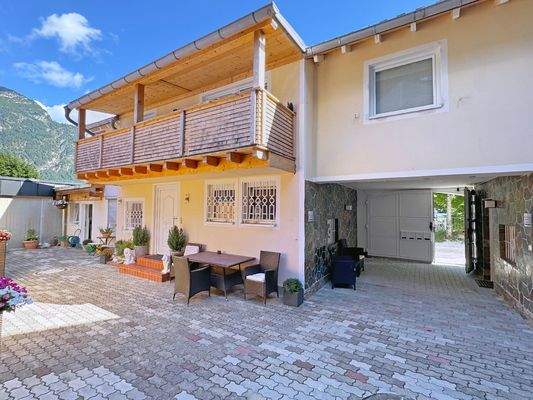 Großzügiger Terrassenbereich (Sondernutzungsrecht)