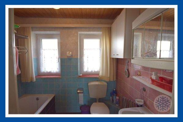 Badezimmer_OG Blick zum Fenster