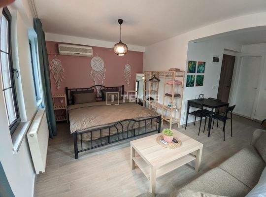 Renovated Building Suitable for Airbnb in Istanbul Fatih