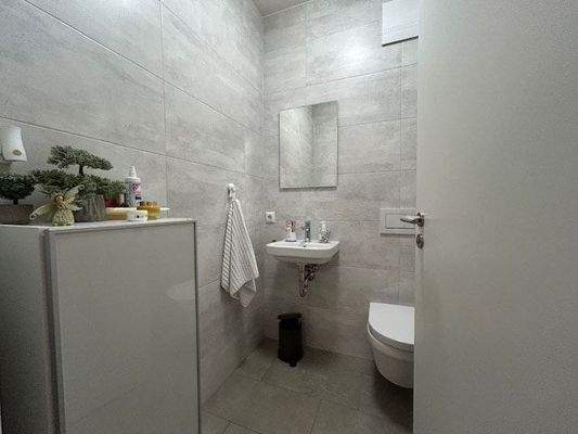 Zusätzliches separates WC