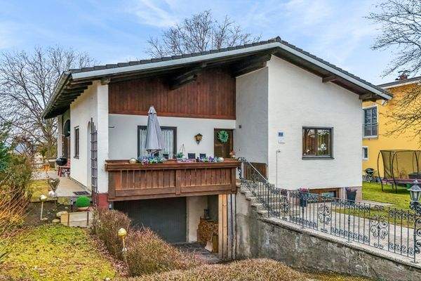 Gebäude Aussen-St.Pantaleon