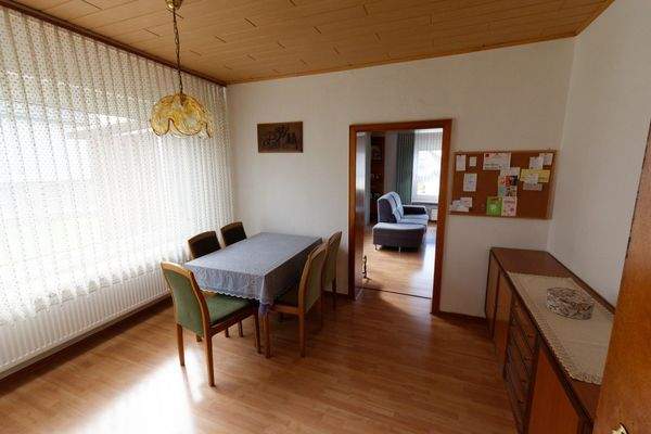 Esszimmer, Wohnzimmer geradeaus