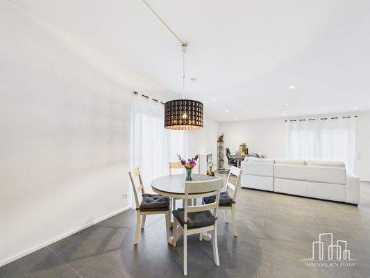 CAM02839G0-PR0330-STILL011