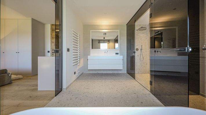 KITZIMMO-Exklusive Neubauwohnung mit traumhaftem Ausblick - Immobilien Brixen.