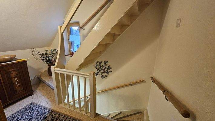 DG Treppengaus in Dachboden.jpg