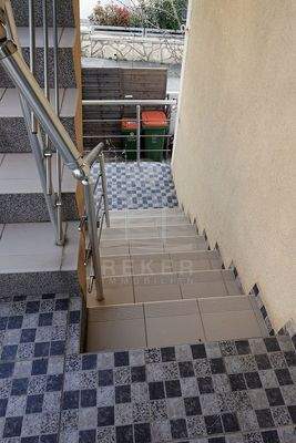 Das Gleiche im zweiten Stock