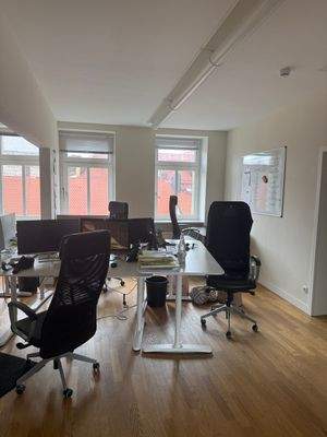 Büro .jpg