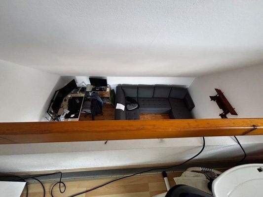 Blick von oben ins Wohnzimmer