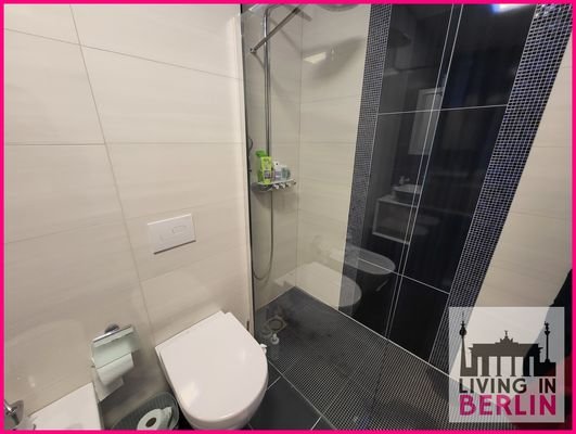Badezimmer mit Dusche