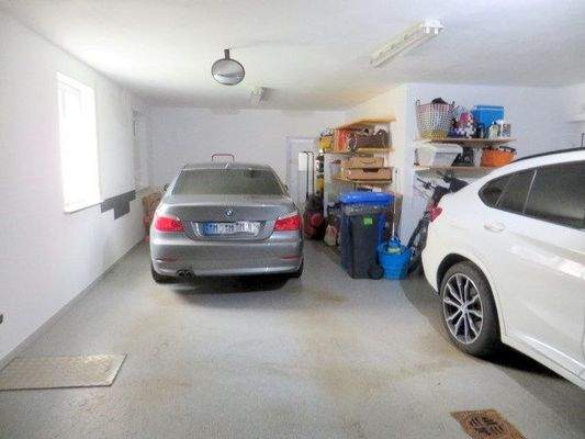 Garage mit Platz für 3 PKW´s