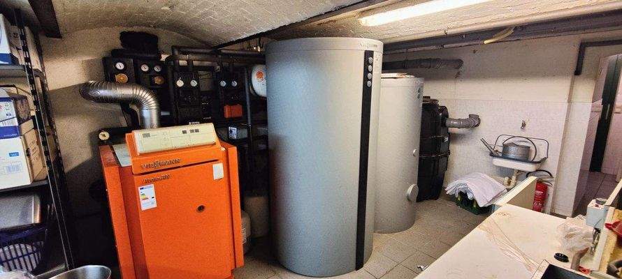 Heizung mit Warmwasserspeicher, Fettabscheider