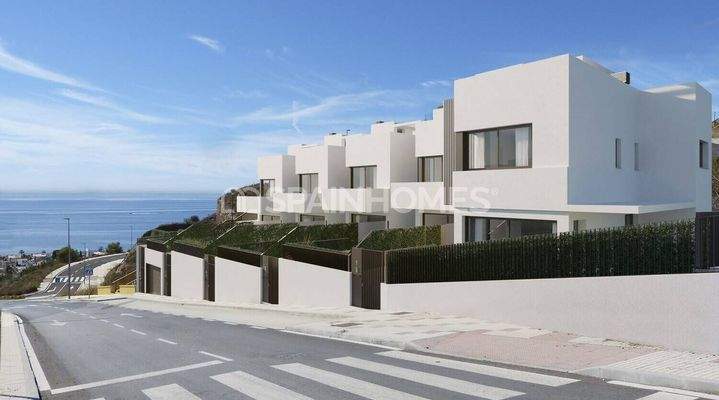 Properties with Amazing Sea View in Rincon de la Victoria