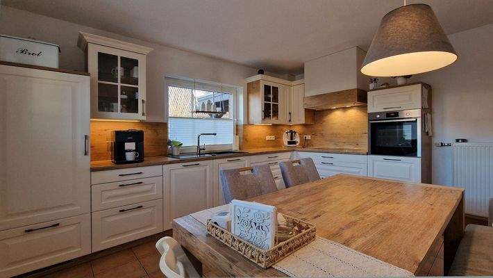 V1647 sehr gemütliche Küche