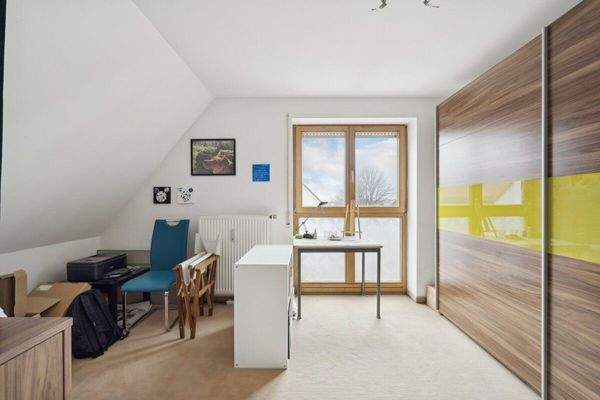 Arbeitszimmer mit Fenstertür