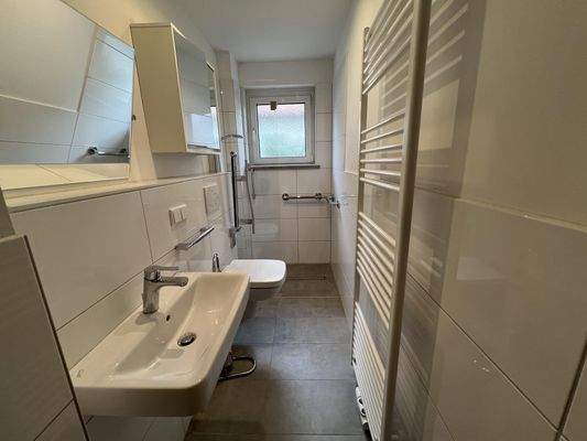 renoviertes Duschbad im Erdgeschoss