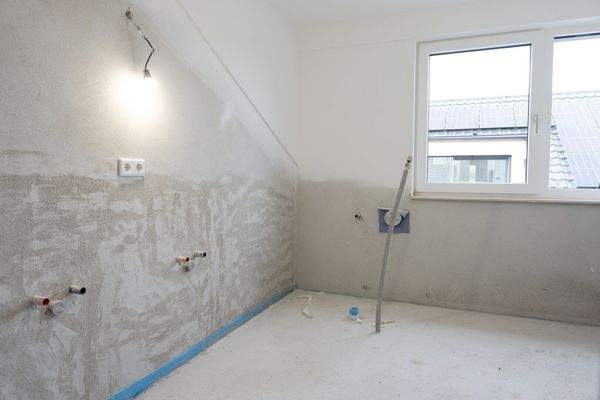 Tageslichtbad Badewanne und Doppelwaschtisch