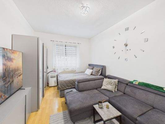 CAM01223G0-PR0168-STILL029