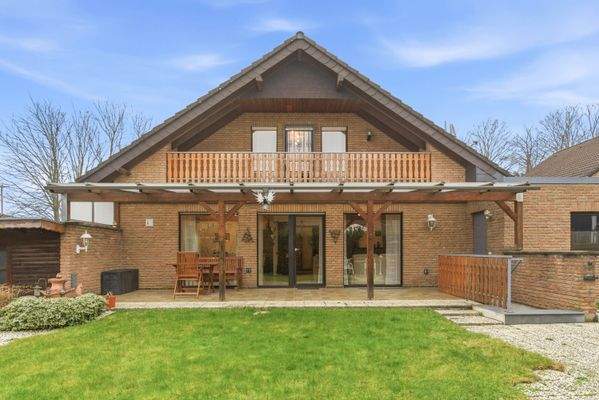 Blick aufs Haus vom Garten - Impression 1