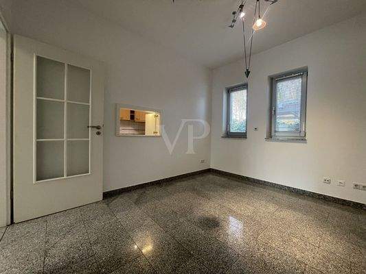 Esszimmer mit Durchreiche