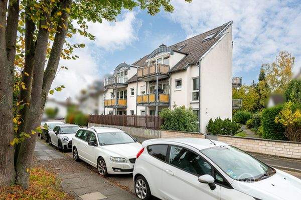 Eckansicht mit Blick auf den Balkon