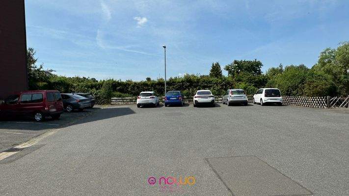 Stellplätze am Haus