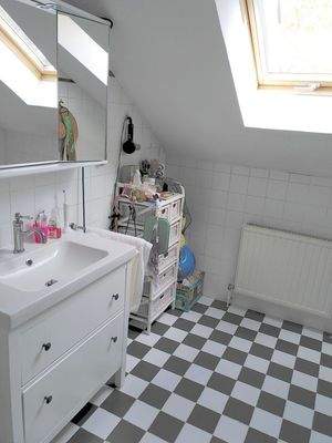 Bad im ausgebauten Dachboden