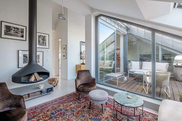 Wohnbereich mit Kamin