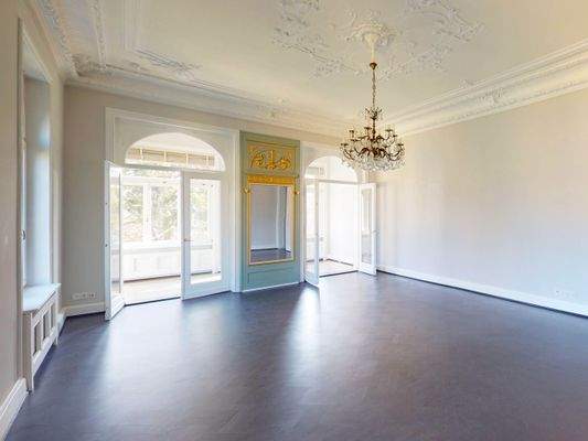 Lichtdurchflutetes Wohn-und Esszimmer - Wohnung links