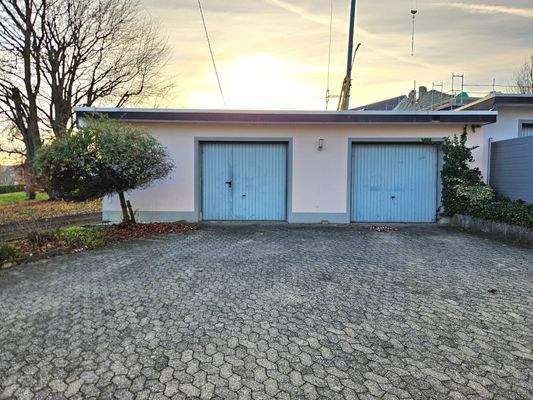 2 Garagen