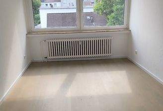 Leeres Zimmer mit Fenster