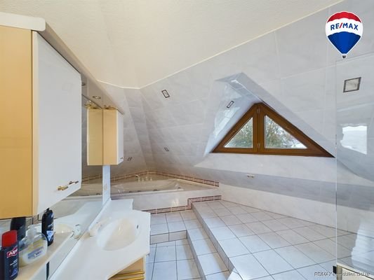 RE:MAX Immobilien DeLux Badezimmer 4