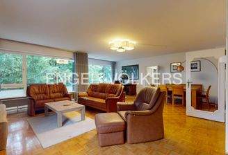 Weiträumiges Wohn- und Esszimmer