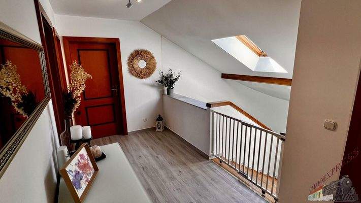 Stiegenaufgang/Vorraum OG