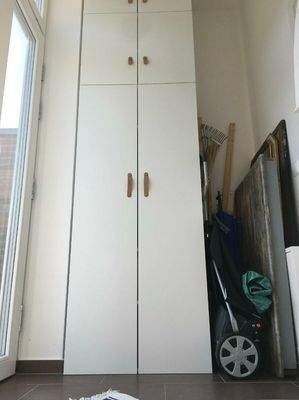 Hochschrank in Terrasse