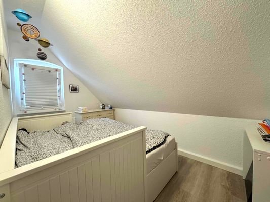 "Schlafzimmer" im 1. OG links