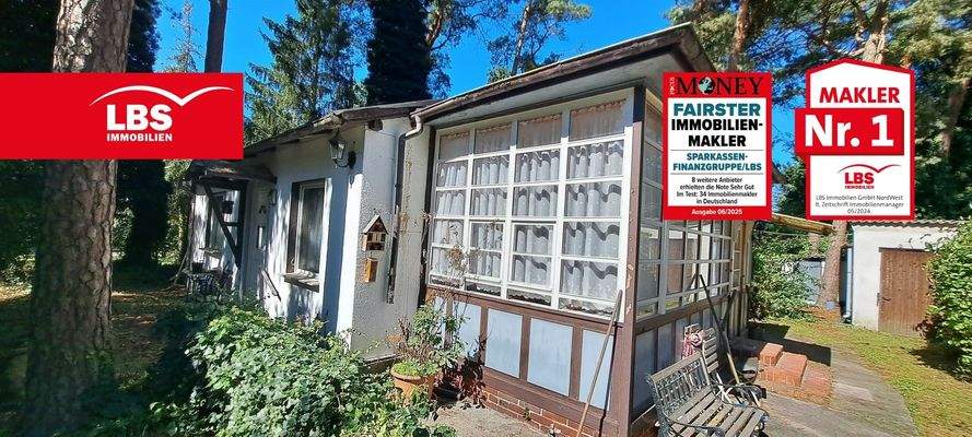 Hausansicht mit Garage