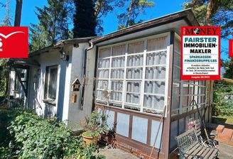 Hausansicht mit Garage