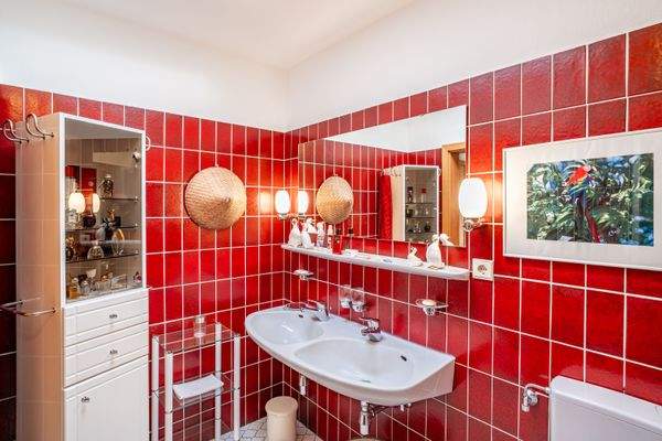 Bad mit Dusche obere Ebene