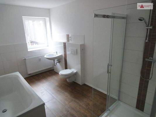 Badezimmer 1. OG groß