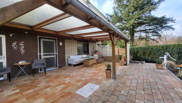 Blick auf die Terrasse.jpg