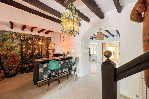 Vorraum mit Barbereich