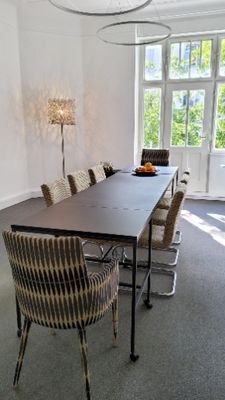 Meetingraum mit Balkon 2-8 Personen