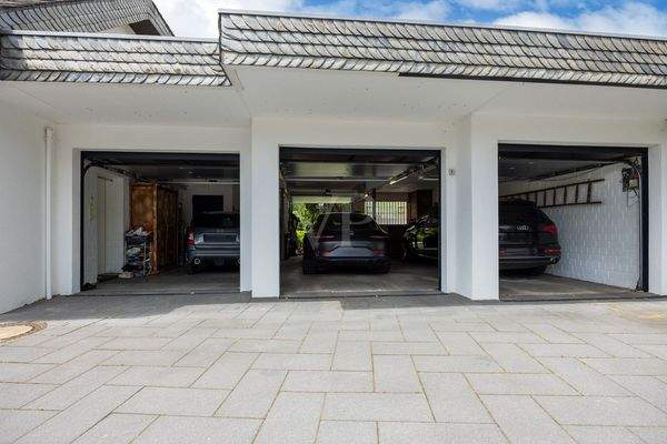 Garagen mit elektrischen Toren