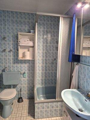 Bad ehem. Gästezimmer/Personal-WC