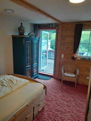 Doppelz. mit Bad +Dachterrasse