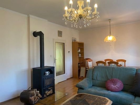 Wohn-Esszimmer mit Schwedenofen