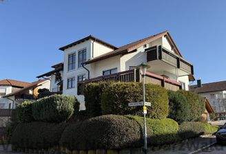 Außergewöhnliche 3,5 Zimmer-Dachgeschosswohnung